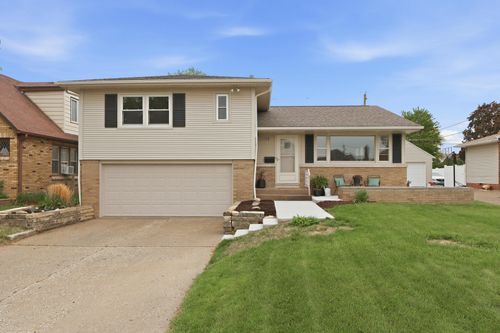 2528 28th St, Moline, IL, 61265-4225 | Card Image
