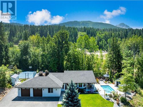 1800 Foothill Rd Sw, Salmon Arm, BC, V1E1L7 | Card Image