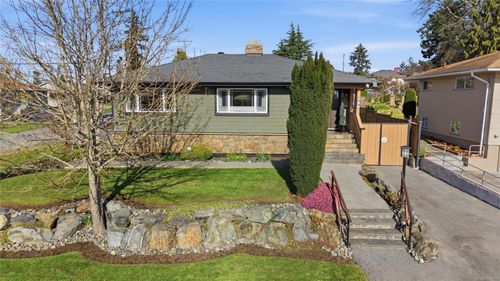 196 Homer Rd, Saanich, BC, V8Z1V6 | Card Image