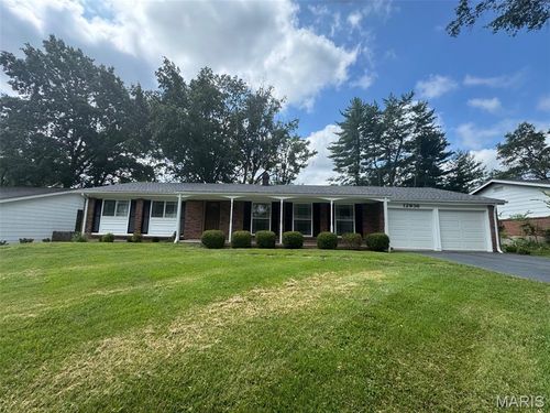 12936 Bellerive Estates Dr, Creve Coeur, MO, 63141-6106 | Card Image