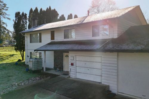 19324 80 Ave, Surrey, BC, V4N4Z8 | Card Image