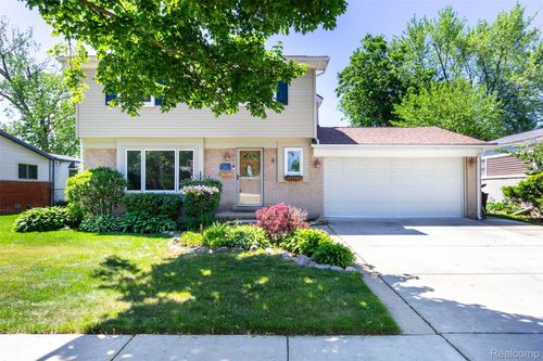 919 Elmsford Dr, Clawson, MI, 48017-1016 | Card Image