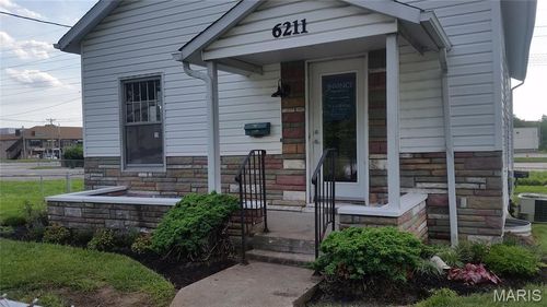 6211 Madison Ave, Berkeley, MO, 63134-1713 | Card Image