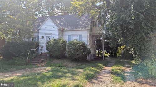 94 N Virginia Ave, Penns Grove, NJ, 08069-1430 | Card Image