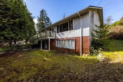 981 Friar Cres, North Vancouver, BC, V7G1M8 | Card Image