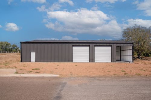 101 E Richards St, Brady, TX, 76825-4137 | Card Image