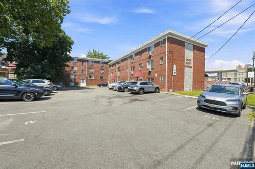 61 Union Ave, Belleville, NJ, 07109-1660 | Card Image