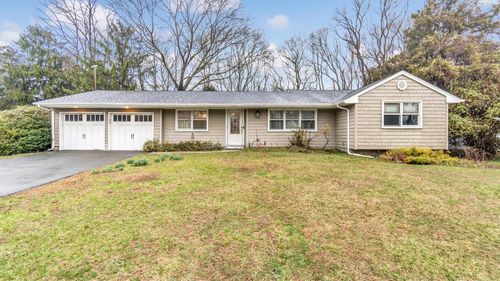 5 Box Pl, Smithtown, NY, 11788-1620 | Card Image