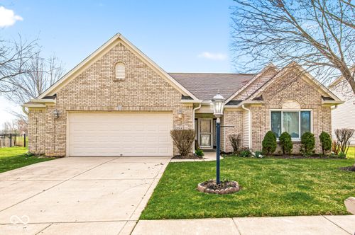 18744 Round Lake Rd, Noblesville, IN, 46060-1494 | Card Image