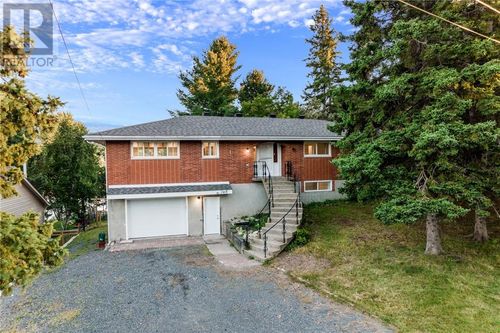 105 Simon Lake Dr, Naughton, ON, P0M2M0 | Card Image