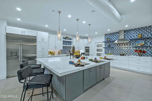 7-8100 E Camelback Rd, Scottsdale, AZ, 85251-2729 | Card Image