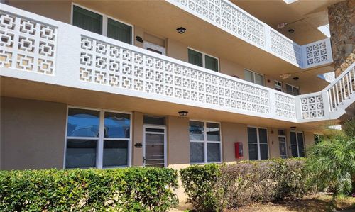 334-4915 Bay St Ne, ST PETERSBURG, FL, 33703-6407 | Card Image