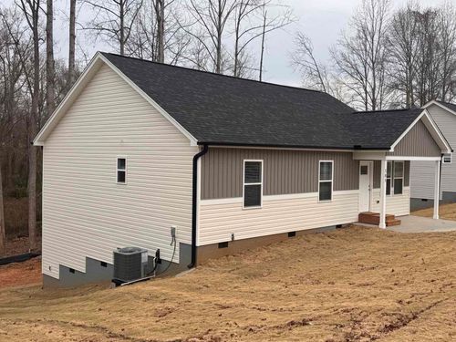 105 Everest Dr, Inman, SC, 29349-8912 | Card Image