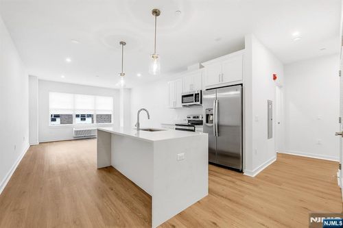 74 Clarendon Pl, Hackensack, NJ, 07601-3629 | Card Image