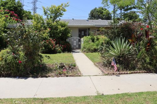 18616 Lassen St, Northridge, CA, 91324 | Card Image
