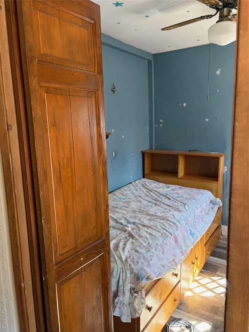 9535 94th Street, New York, NY, 11416 | Card Image