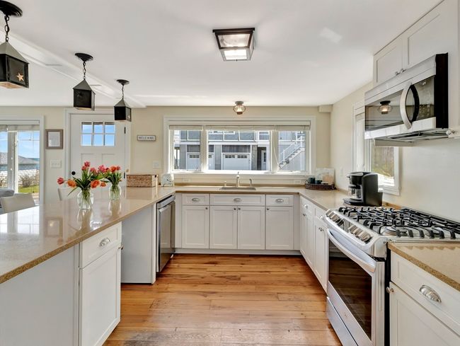 65 Holbrook Ave, House other with 1 bedrooms, 2 bathrooms and 4 parking in Hull MA | Image 8