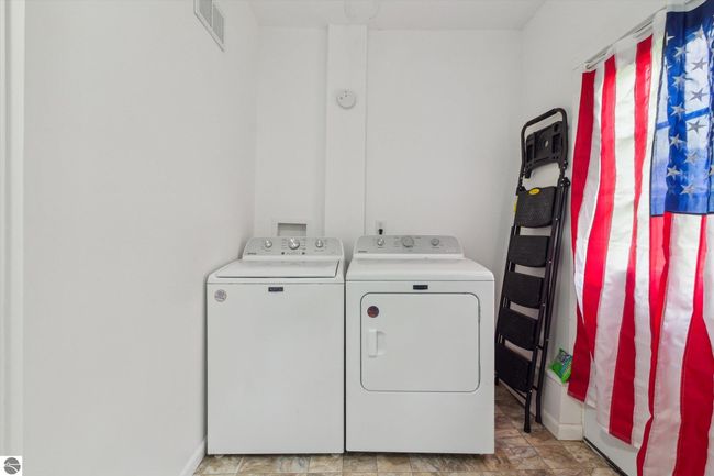 646 S Melze St, House other with 2 bedrooms, 1 bathrooms and null parking in Merrill MI | Image 21