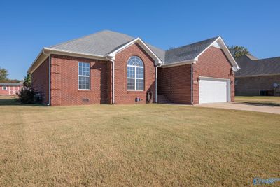 27641 Jeffrey Lee Lane, House other with 3 bedrooms, 2 bathrooms and null parking in Toney AL | Image 2