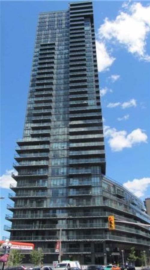 3707-825 Church St, Toronto, ON, M4W3Z4 | Card Image