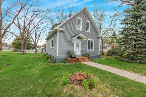 110 7th St Se, Little Falls, MN, 56345-3229 | Card Image