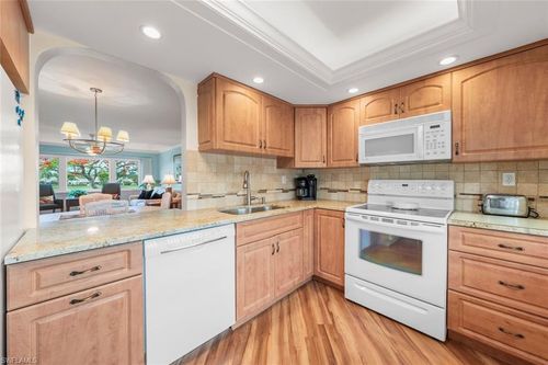 207-6102 Augusta Dr, FORT MYERS, FL, 33907 | Card Image