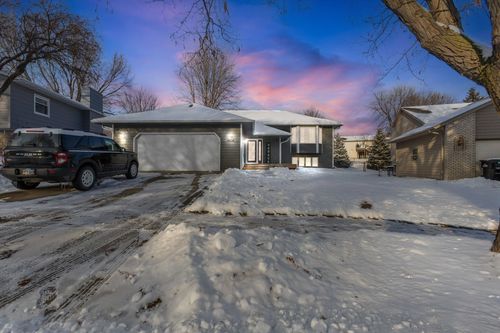 4804 E Blueridge Dr, Sioux Falls, SD, 57110-5552 | Card Image