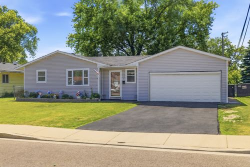 41 Austin Avenue, Carpentersville, IL, 60110 | Card Image