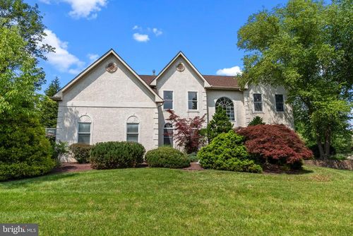 12 Furlong Ct, Southampton, PA, 18966-2595 | Card Image