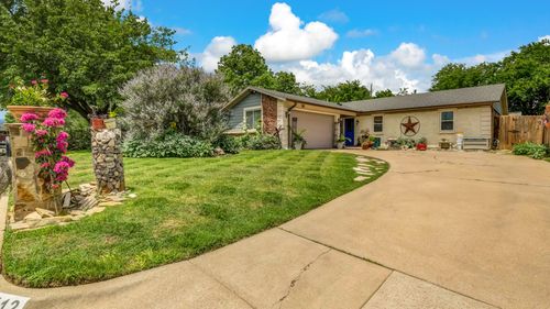 412 Nw Douglas St, Burleson, TX, 76028-3547 | Card Image