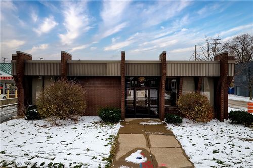 365 E 200th St, Euclid, OH, 44119-1157 | Card Image