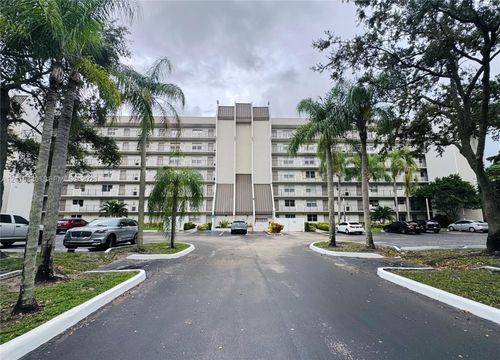 603-3100 W Rolling Hills Cir, Davie, FL, 33328 | Card Image