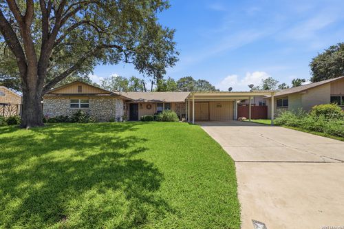 3814 Highcliff Dr, San Antonio, TX, 78218-2422 | Card Image
