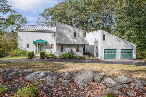 12 Wiley Hill Rd, Londonderry, NH, 03053-3108 | Card Image