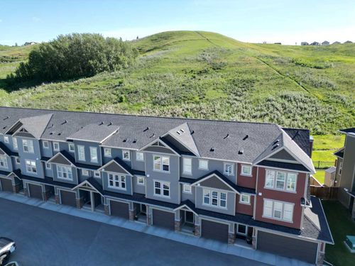 272 Cranbrook Sq Se, Calgary, AB, T3M3K8 | Card Image