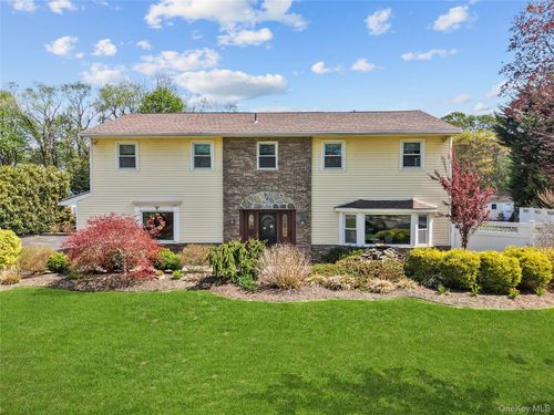 12 Mansfield Ln S, East Northport, NY, 11731-4135 | Card Image