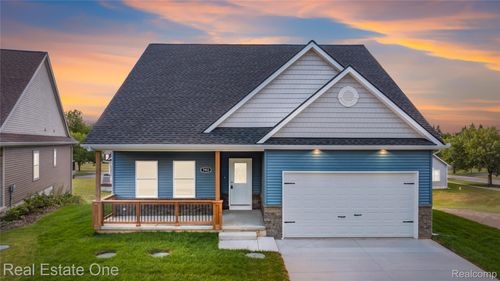 7453 Village Ct, Springfld Twp, MI, 48350-2555 | Card Image