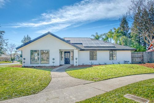 8453 N 1st St, Fresno, CA, 93720-2060 | Card Image