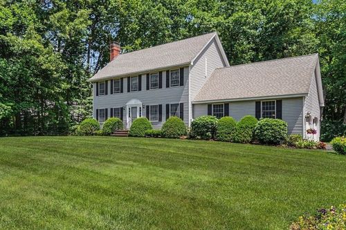 33 Colleen Dr, Salem, NH, 03079-1868 | Card Image