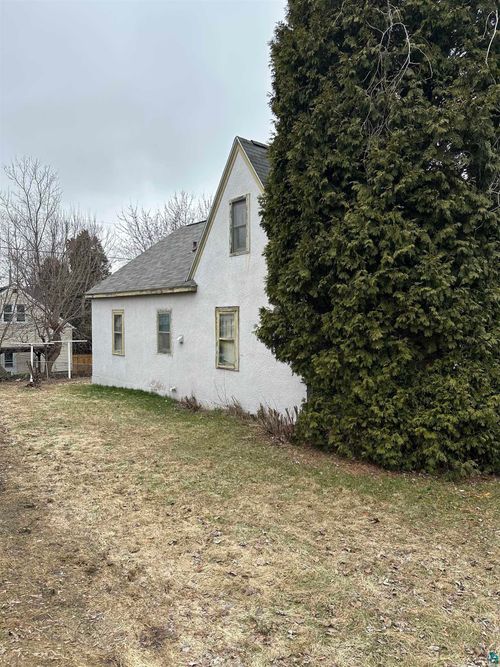 21 4th St, Cloquet, MN, 55720-1717 | Card Image