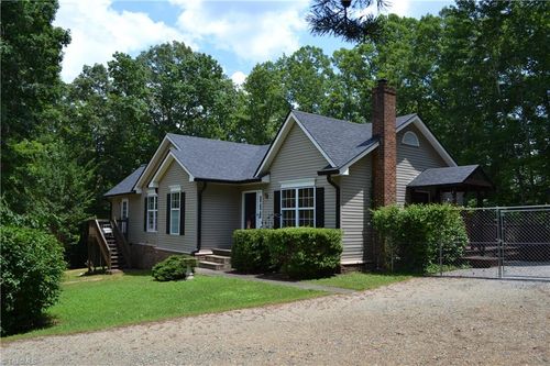 3228 Sheppard Mill Rd, Sandy Ridge, NC, 27046-7580 | Card Image