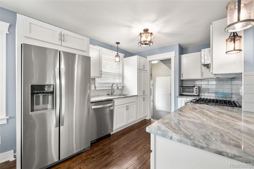 1609 Catalpa Dr, Berkley, MI, 48072-2056 | Card Image