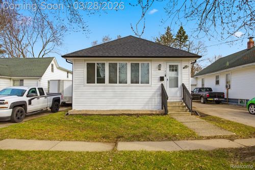 142 Avondale Ave, Jackson, MI, 49203-4502 | Card Image