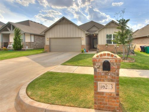 16213 Brenton Hills Ave, Edmond, OK, 73013-1085 | Card Image
