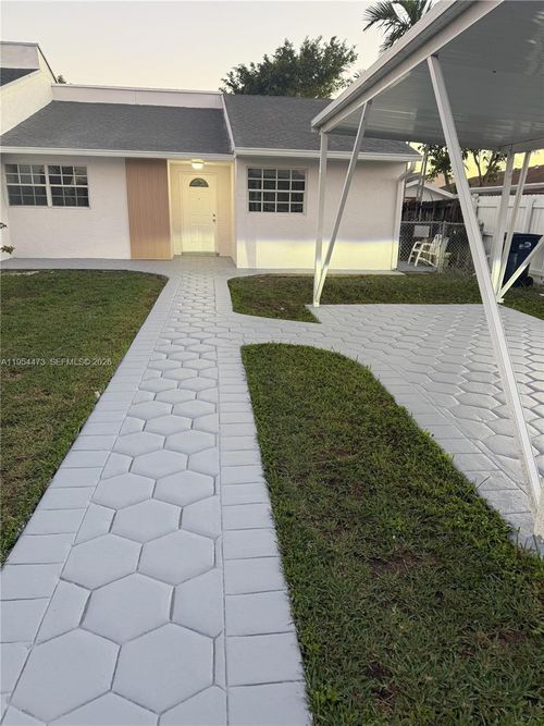 1-9608 Sw 2nd Ln, Miami, FL, 33174 | Card Image