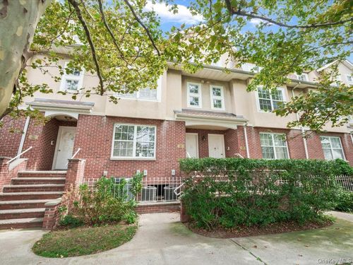 305-1 Patricia Ln, Bronx, NY, 10465-4200 | Card Image