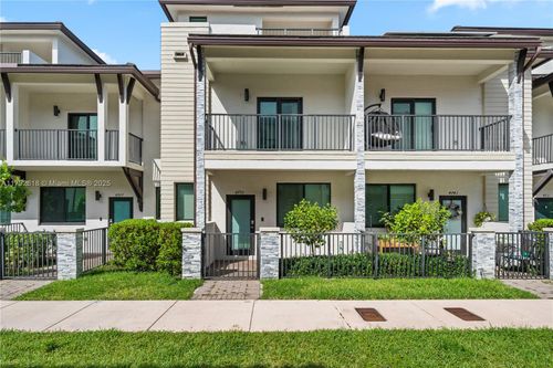 4755 Nw 83rd Path, Doral, FL, 33166-5397 | Card Image