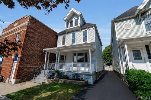 193 14th St, Buffalo, NY, 14213-2527 | Card Image