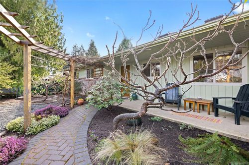 656 Tamarack Dr, Qualicum Beach, BC, V9K1A8 | Card Image