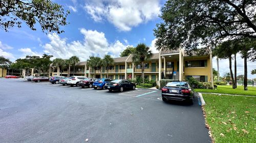 1632 Meadows Cir W, Boynton Beach, FL, 33436-9221 | Card Image